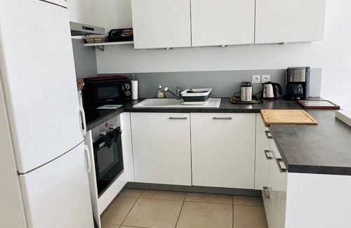 Aix-les-Bains Apartment | Résidence 3* bord du lac, logement T3 piscine spa