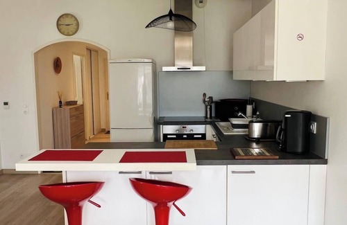 Aix-les-Bains Apartment | Résidence 3* bord du lac, logement T3 piscine spa