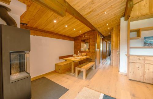 Chamonix-Mont-Blanc Apartment | Résidence Améthystes B13 Ski In/Ski Out - Happy Rentals