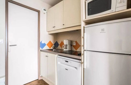 Cannes La Bocca Apartment | Résidence Cannes Verrerie - maeva Home - 3 Room Apartment 6 People - Prestige