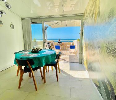 Sete Apartment | Résidence la Corniche appartement rénové de 66m2 pleine vue mer!