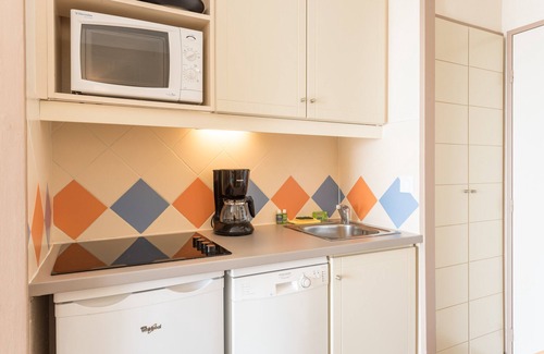 Cannes La Bocca Apartment | Résidence La Palme d'Azur Cannes Verrerie - 1 bedroom apartment for 4/5 people - sea view