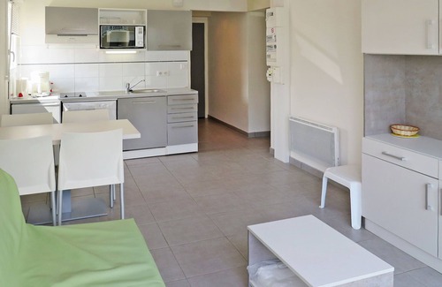 Vieux-Boucau-les-Bains Apartment | Résidence Lagocéan T2 Sup. by Interhome