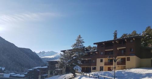 Villarodin-Bourget Apartment | Résidence les Campanules appartement entièrement rénové à 100m des pistes