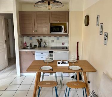 Maubuisson Apartment | Résidence Les Grands Pins - T2 avec piscine