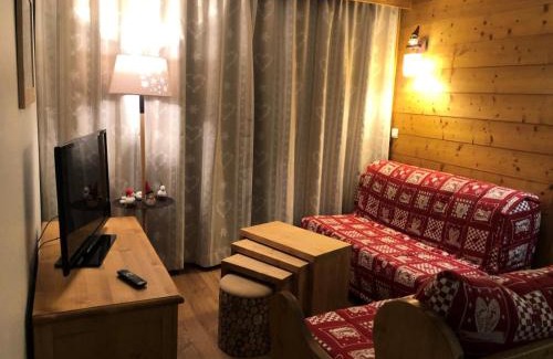 Belle Plagne Apartment | Résidence Nereides - Appartement chaleureux · Accès direct aux pistes · Casier à skis · Vue pistes MAE-3567