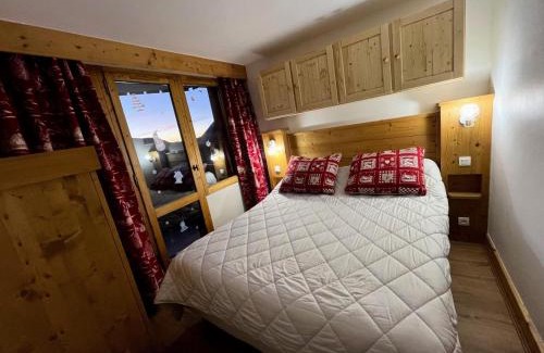 Belle Plagne Apartment | Résidence Nereides - Appartement chaleureux · Accès direct aux pistes · Casier à skis · Vue pistes MAE-3567