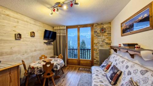 Flaine Apartment | Résidence Sagittaire - Appartement rénové avec balcon · Centre station MAE-7398