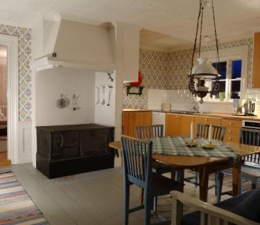 Hedemora Apartment | Röda stugan