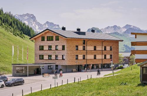 Faschina Apartment | Rössle Appartements und Sport Rössle Skiverleih & Sportgeschäft