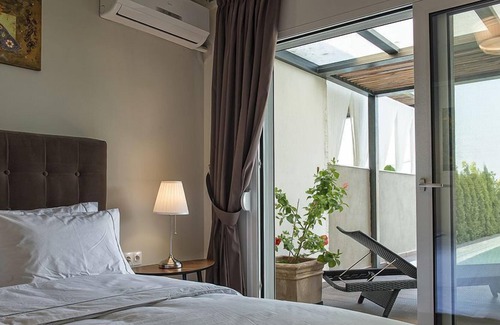 Haniotis Villa | R 1258 Elegant Villas - Deluxe Villa with Sea View - Garden View - Outdoor Jacuzzi & XBOX on reques
