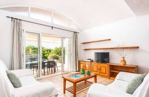 Son Bou Villa | R 5032 Villa Cullen with Brick Built BBQ, Dining Facilities & Private Pool.