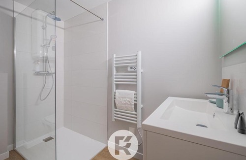 Quartier Exposition-Bajatiere Apartment | R'Apparts Latelier D'exception S2