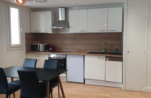 Quartier des Eaux-Claires Apartment | R'Apparts T2 Duplex Urbain
