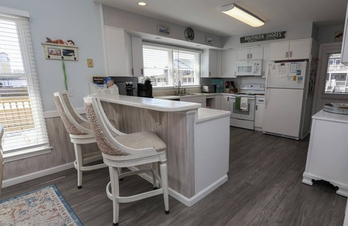 Kitty Hawk House | R Escape - 4 BR Semi-Oceanfront TownHome w/Community Pool access