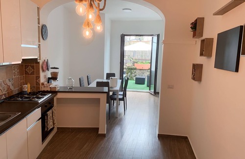 Ischia Porto House | R home ideal for your vacation within walking distance of beaches, restaurants and stores
