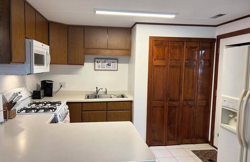 Newville House | R&R on the Rock River/Lake Koshkonong