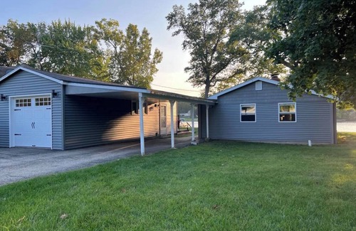Newville House | R&R on the Rock River/Lake Koshkonong