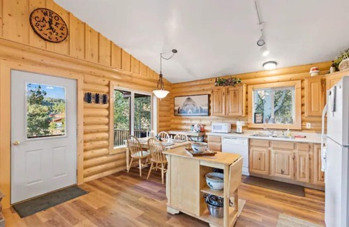 Long Valley Junction Cabin | "R & R" Owned and Operated by a Loving Family looking to share Our home with You