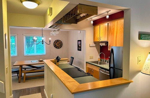 Bretton Woods House | R3 Renovated Bretton Woods Slopeside townhome in the heart of the White Mountains