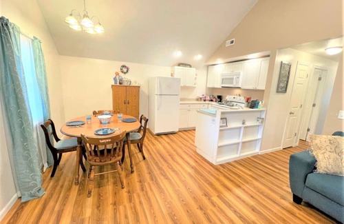 Fort Wayne House | Rabus - GIANT Yard & Parking, Nature, Shopping