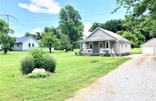 Fort Wayne House | Rabus - GIANT Yard & Parking, Nature, Shopping