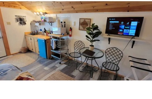 West Village Apartment | Raccoons Hollow