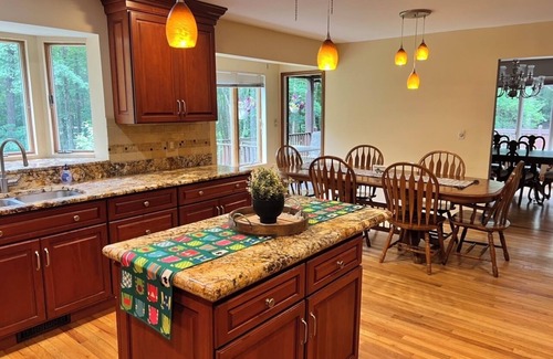 Saratoga Springs House | Racetrack Getaway!