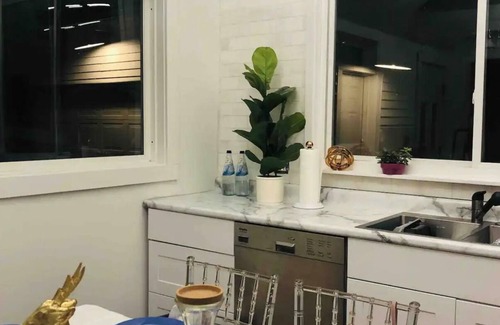 Racine House | Racine WI North Beach Modern Getaway