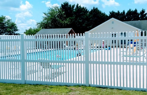 Maplewood Apartment | Radcliffe Retreat near Rehoboth Beach with Pool