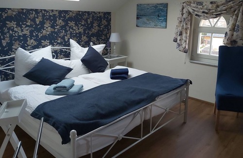 Radebeul Apartment | Radebeul-Villa Tini - 4-room apartment "Water Tower"