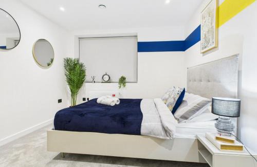 Hendon Apartment | Radiant & Modern 2 Bedroom Flat Sleeps 8