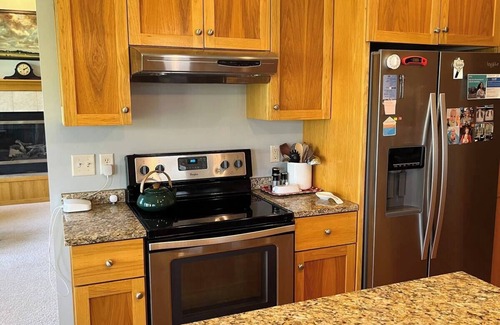 Rochester House | Radiant Rochester Retreat - 4bdr