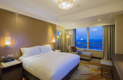 Downtown Shanghai Hotel | Radisson Blu Hotel Shanghai New World