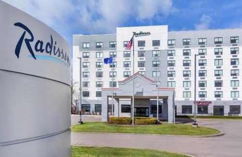 Romulus Hotel | Radisson Hotel Detroit Metro Airport