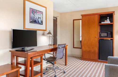 Romulus Hotel | Radisson Hotel Detroit Metro Airport
