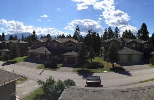 East Kootenay House | Radium Escape At Eagle Crest Villas
