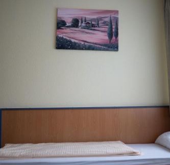 Kaarst Hotel | RadlStadl - Brauhaus und Hotel