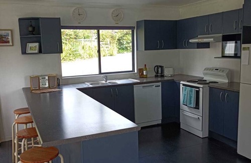 Raglan House | Raglan Family Holiday Stays