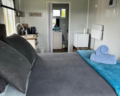 Raglan House | Raglan Seaview Cabin