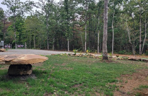 Pikeville Cabin | Ragnar's Retreat - Charming cabin in wonderful Pikeville with WiFi