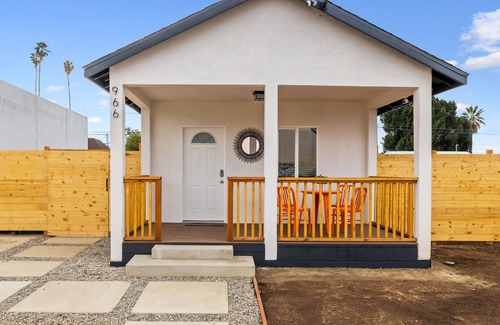 Westmont House | ★RAIL ROAD HOUSE 2B1B TRAIN WATCHING FROM PORCH★