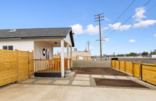 Westmont House | ★RAIL ROAD HOUSE 2B1B TRAIN WATCHING FROM PORCH★