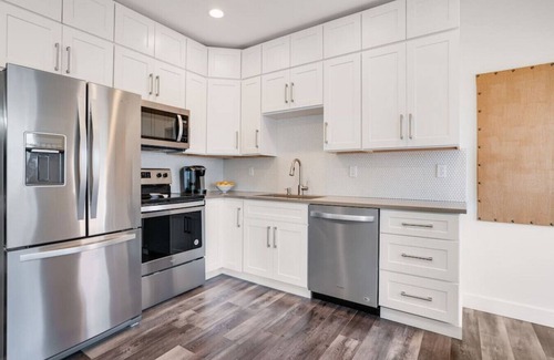 Crown Hill House | Rain Shower, Modern Retreat, Central Location!