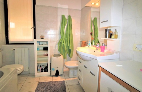 Orta San Giulio House | Rainbow House on Lake Orta With