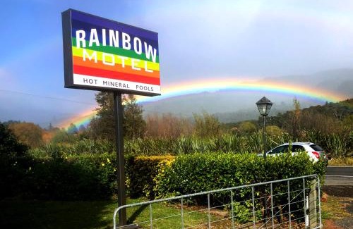 Tokaanu Hotel | Rainbow Motel & Hot Pools