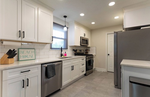 Martinez House | Rainbow Retreat -Augusta Brick Ranch home in heart of Augusta
