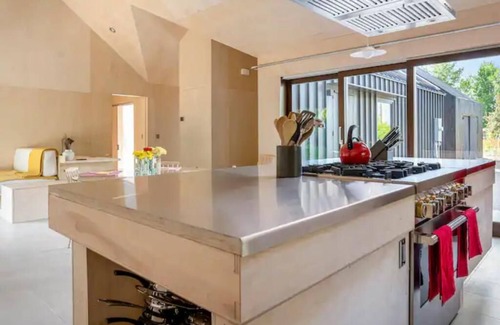 Four Corners House | Rainbow Road House