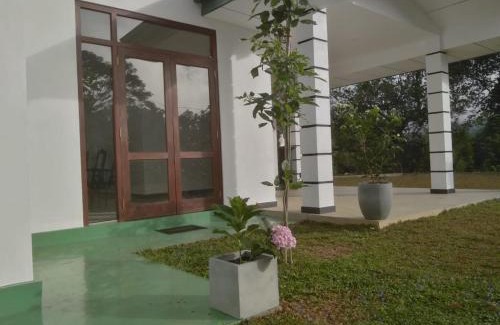 Warukandeniya Villa | Rainforest Mount Villa