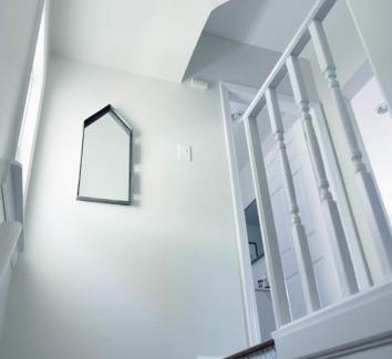 Bayonne House | Rainforest Retreat 20m to NYC Parking Sleeps 25